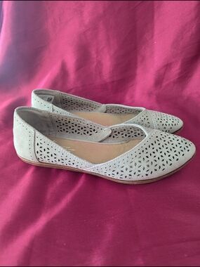 Toms Slip On Leather Shoes Women's Size W8 Good Used Condition